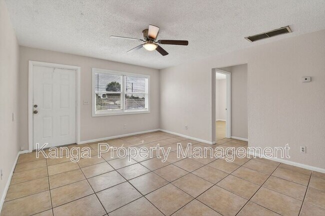 Building Photo - 1618 W 26th Ct