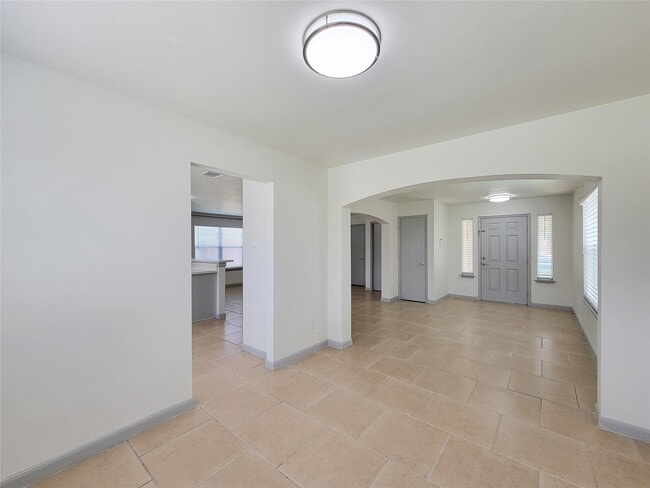 Building Photo - 19022 Yellow Thrush Dr