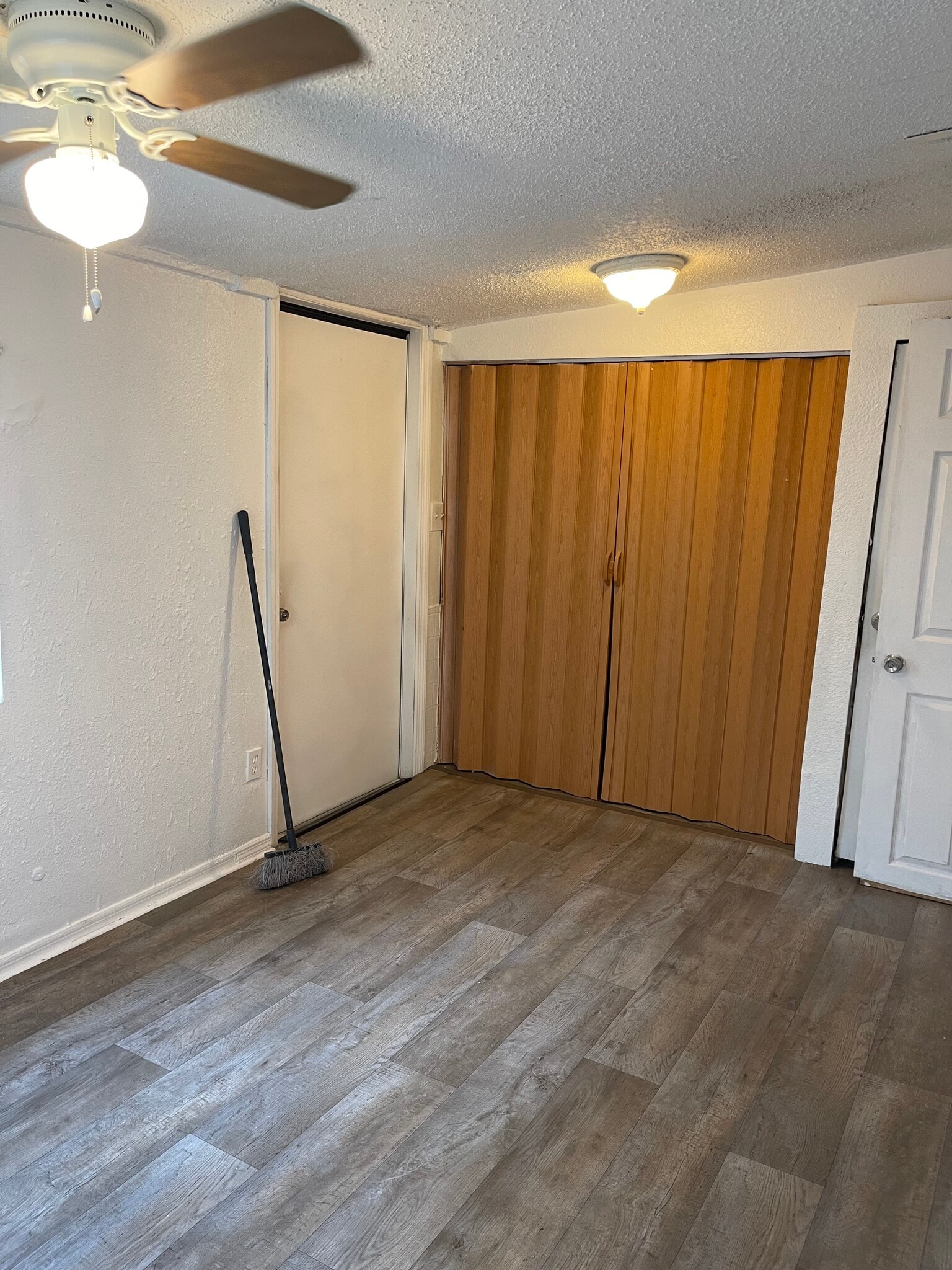 Building Photo - 8722 N Brooks St