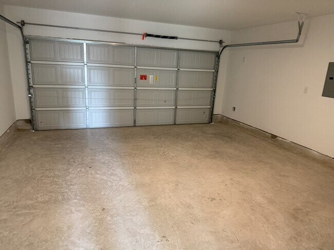 Building Photo - 12507 Mountain Daisy Rd