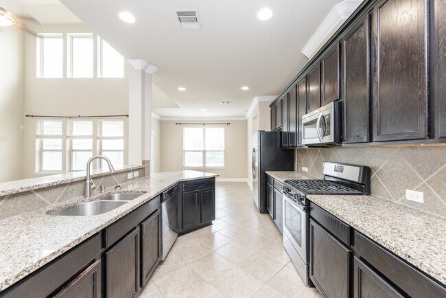Building Photo - 6123 Northcrest Village Way