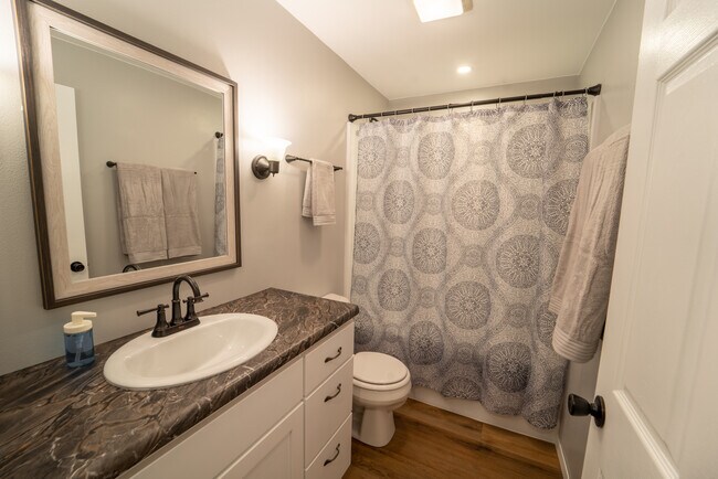 Building Photo - 1726 E Audrey Ln