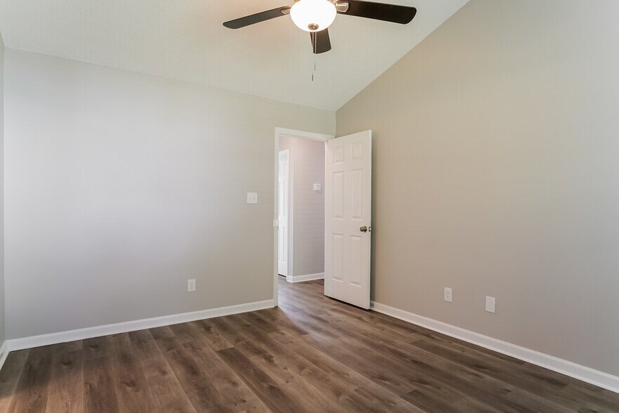 Building Photo - 1432 Smokey Mountain Dr