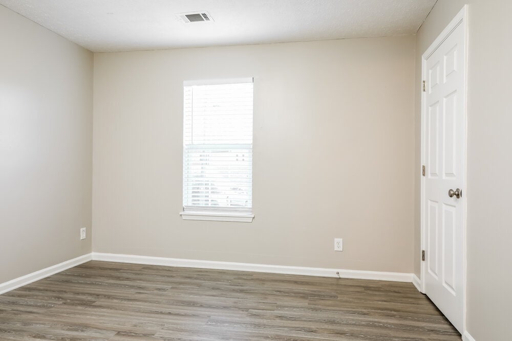 Building Photo - 172 Williamsburg Way