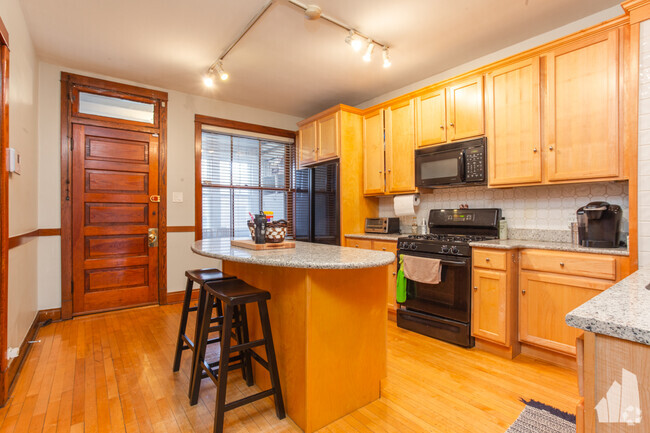 Building Photo - 1538 W Wrightwood Ave