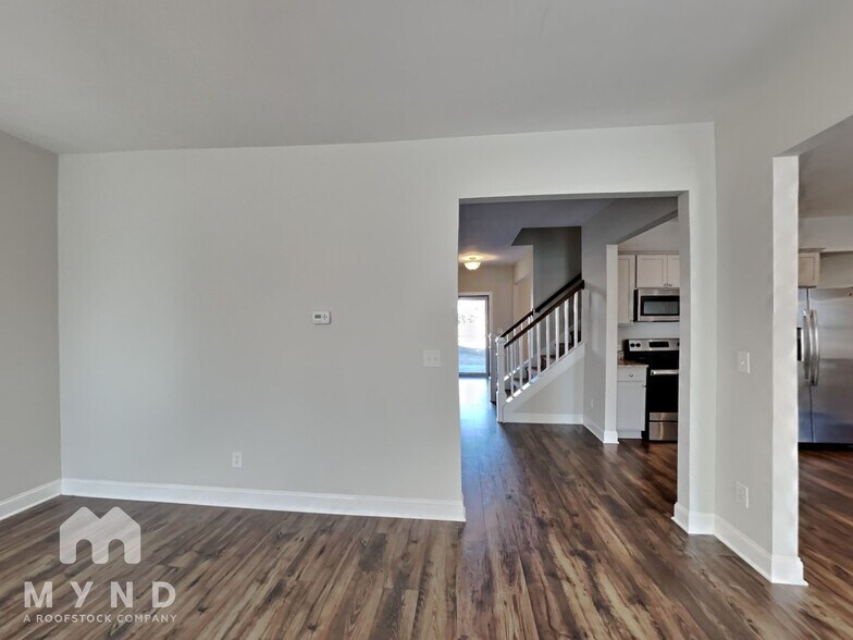 Building Photo - 1212 Silver Farm Rd