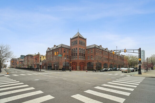 Building Photo - 61 Grand St