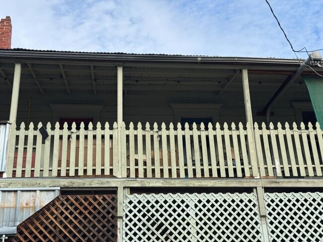 Building Photo - Apartment in Guinda