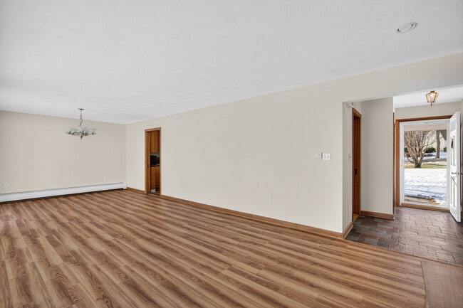 Building Photo - 9 Harbor View S