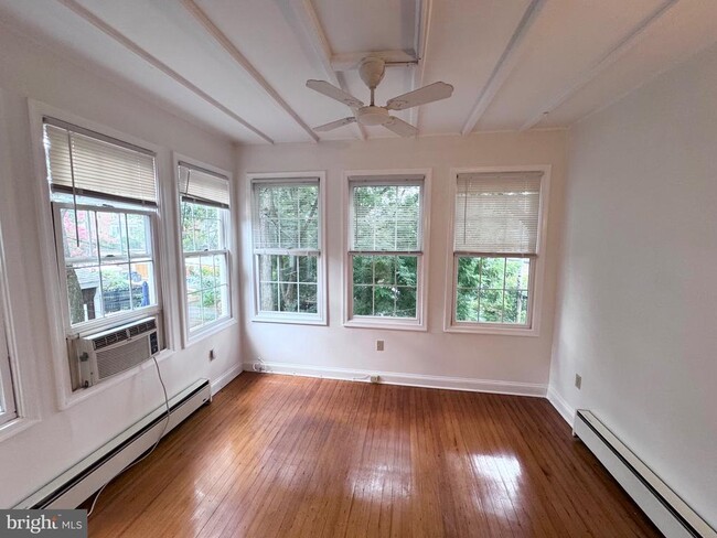 Building Photo - 4417 Volta Pl NW