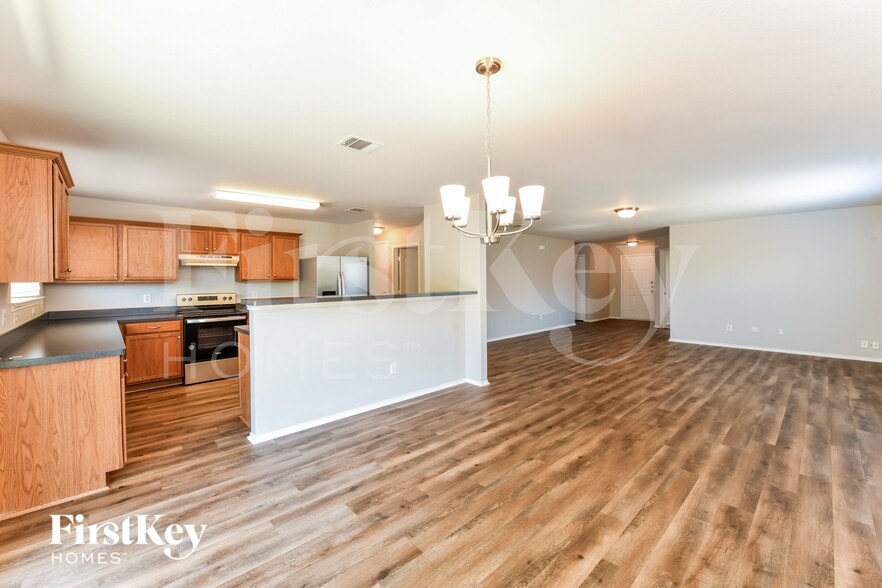 Building Photo - 8036 Autumn Creek Trail