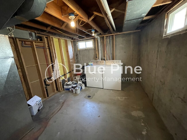 Building Photo - 662 K St