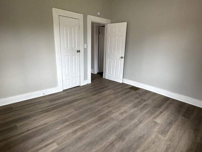 Building Photo - Newly updated 3-bedroom, 1-bath home - Open To Section 8