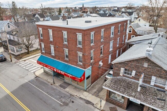 Building Photo - 23 Elm St