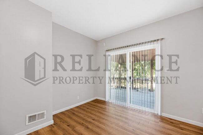 Building Photo - 421 N Meridian Ave