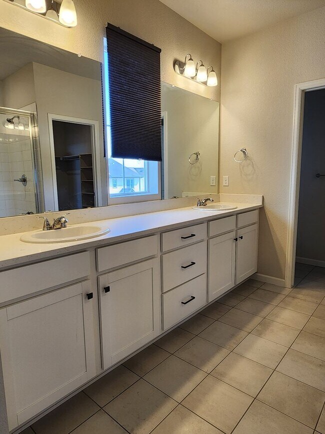 Building Photo - Sterling Ranch Home available for move in ...