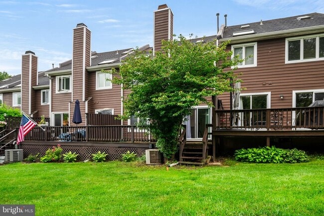Building Photo - 267 Fox Run