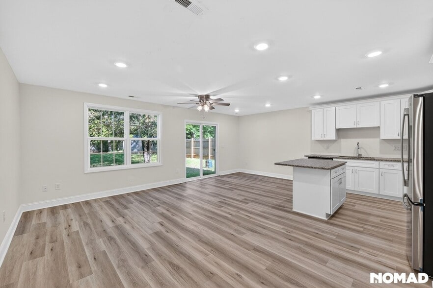 Building Photo - 15824 S J Lawrence Rd