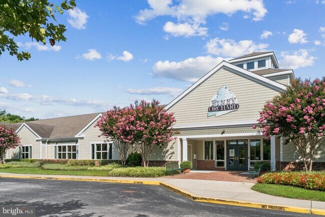 Building Photo - 699 Winding Stream Way