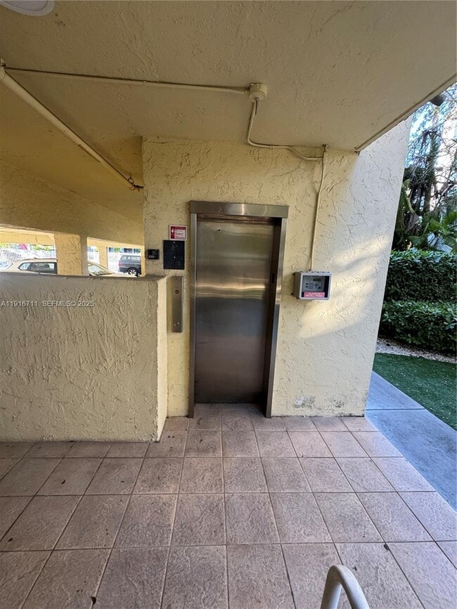 Building Photo - 5839 SW 74th Terrace