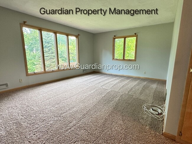 Building Photo - South West Bloomington Single Family Home,...
