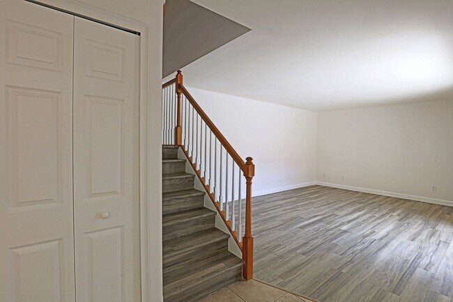 Building Photo - 1538 Park Meadows Dr