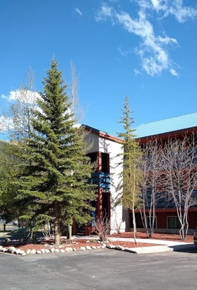 Building Photo - Monthly Rental- Cinnamon Ridge 123