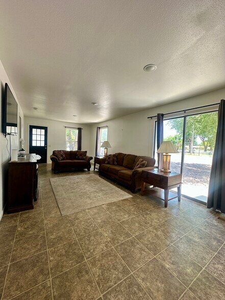 Living room - 309 N 200 W