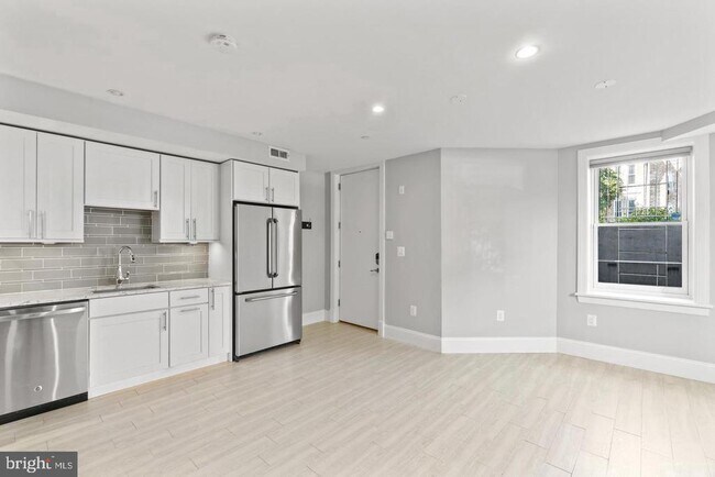 Building Photo - 2035 13th St NW
