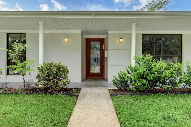 Building Photo - 5419 Dumfries Dr