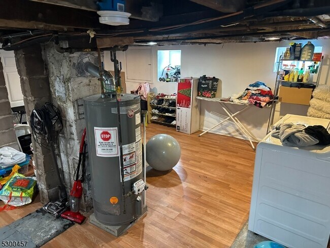 Building Photo - 89 Farragut Rd