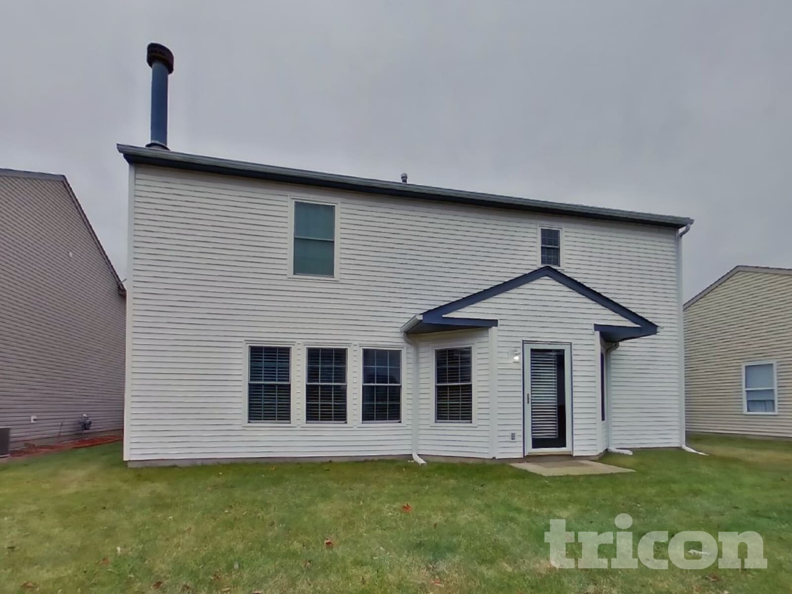 Building Photo - 350 Sunburst Ln