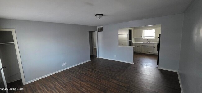 Building Photo - 2420 Farnsley Rd