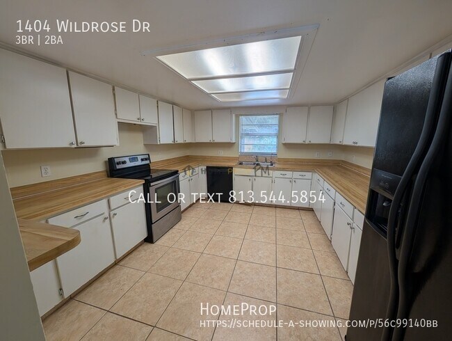 Building Photo - 1404 Wildrose Dr