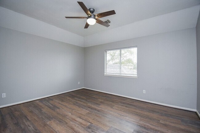 Building Photo - 51 Rivercoach Ln