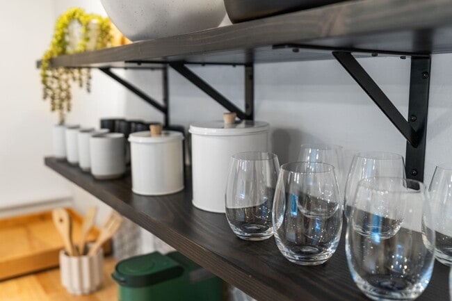 Building Photo - Stylish & Turnkey Furnished 2-BR Daylight Basement Apartment – Utilities + Wi-Fi Included