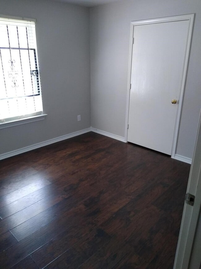 Building Photo - 11403 Mosscrest Dr