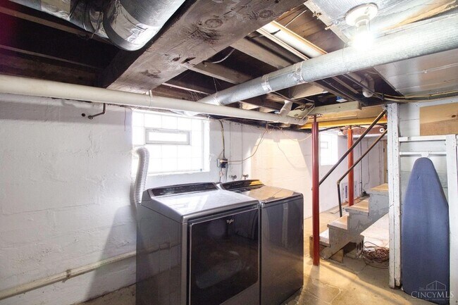 Building Photo - 7249 State Rd