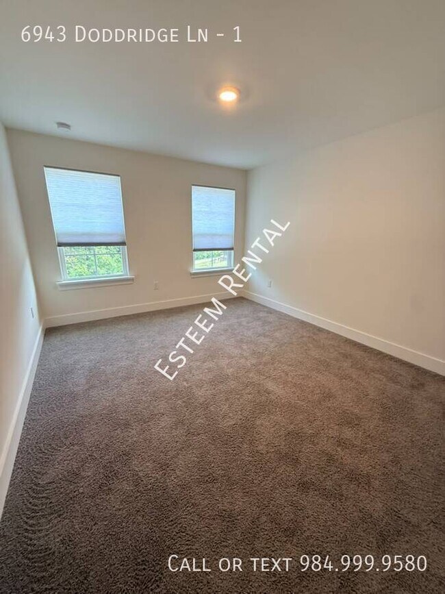 Building Photo - 6943 Doddridge Ln