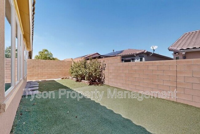 Building Photo - 8727 Placitas Roca Rd