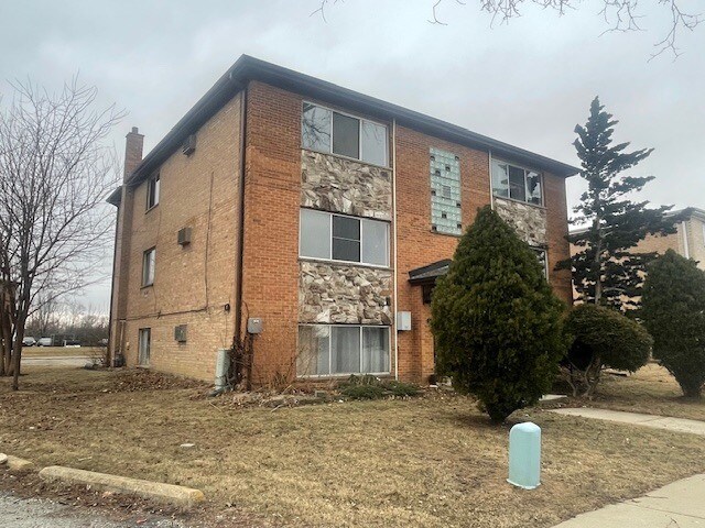 Building Photo - 3901 W 124th St