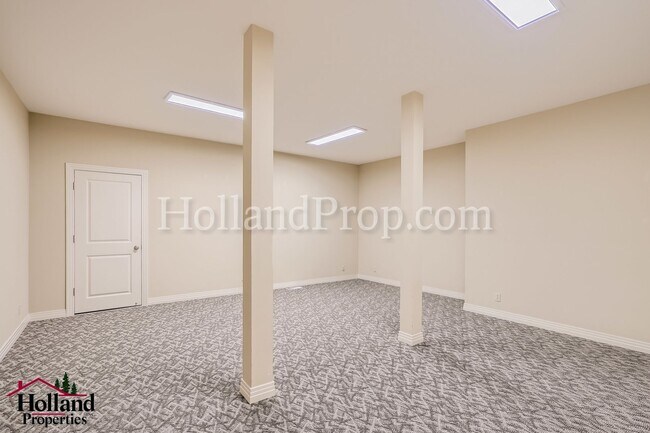 Building Photo - Gorgeous Single Home in Great location!!!