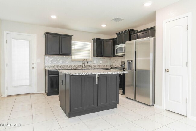 Building Photo - 14465 Mariam Hanna St