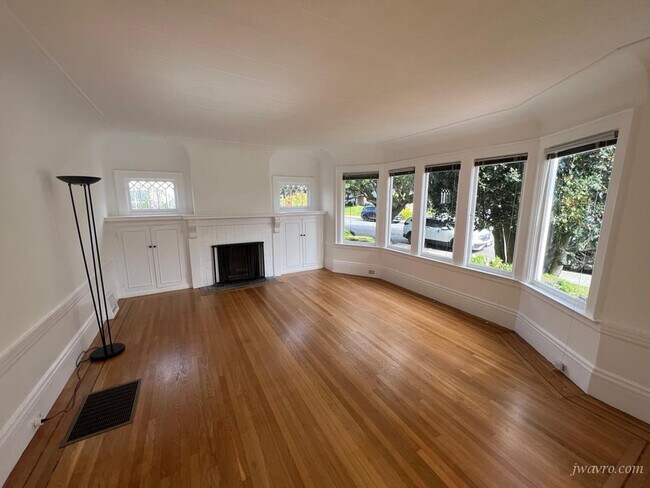 Building Photo - 230 Santa Ana Ave