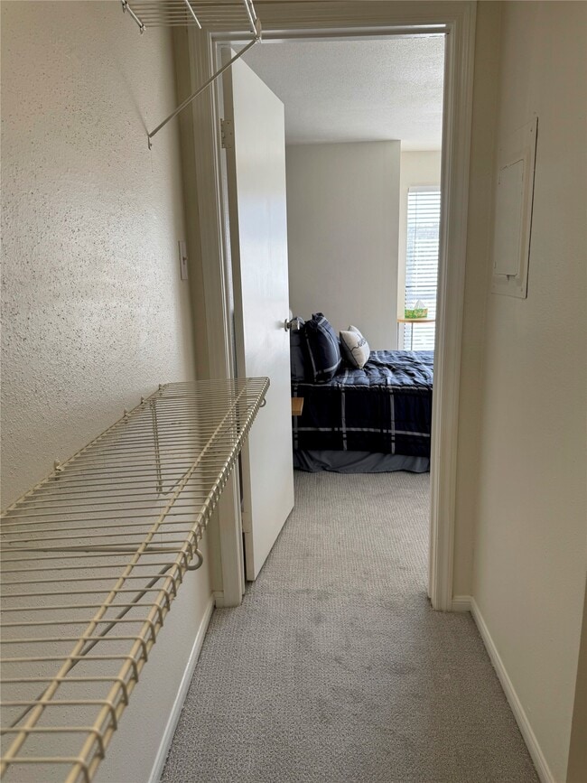 Building Photo - 3130 Walnut Bend Ln