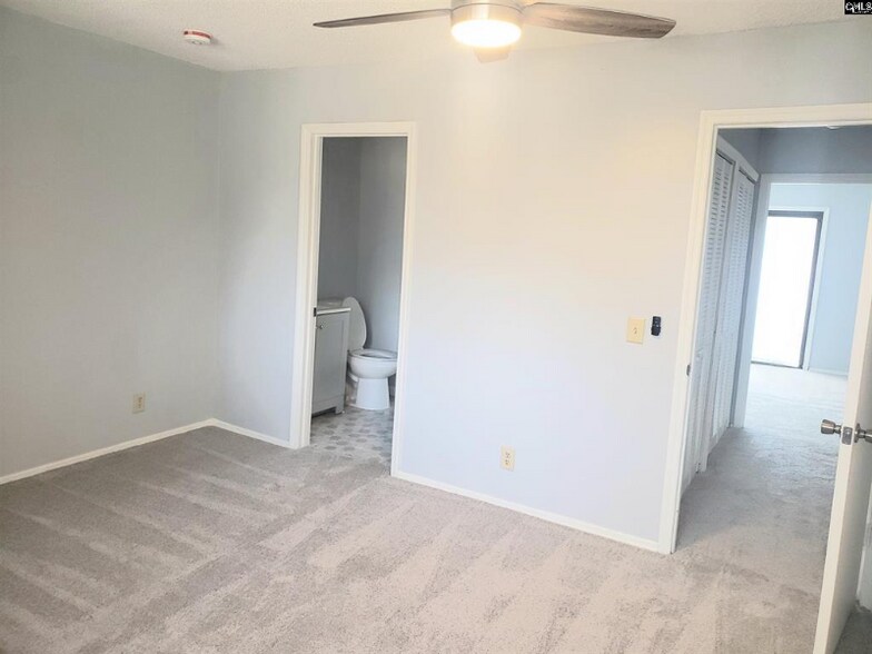 Building Photo - 240 Jamil Rd