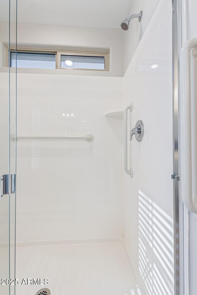 Building Photo - 16648 W Jenan Dr