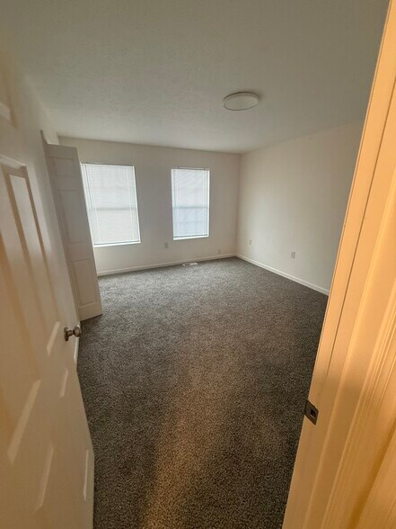 Building Photo - 382 Woodstock Ln