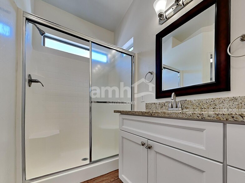 Building Photo - 147 E Via Teresita
