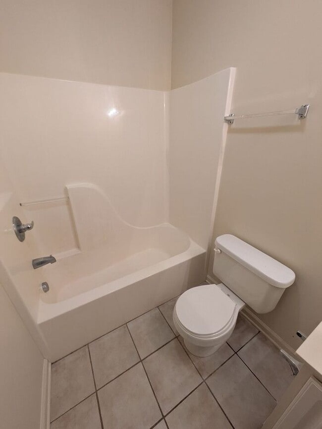 Building Photo - 2BD/2.5BA Unit at Water Oaks